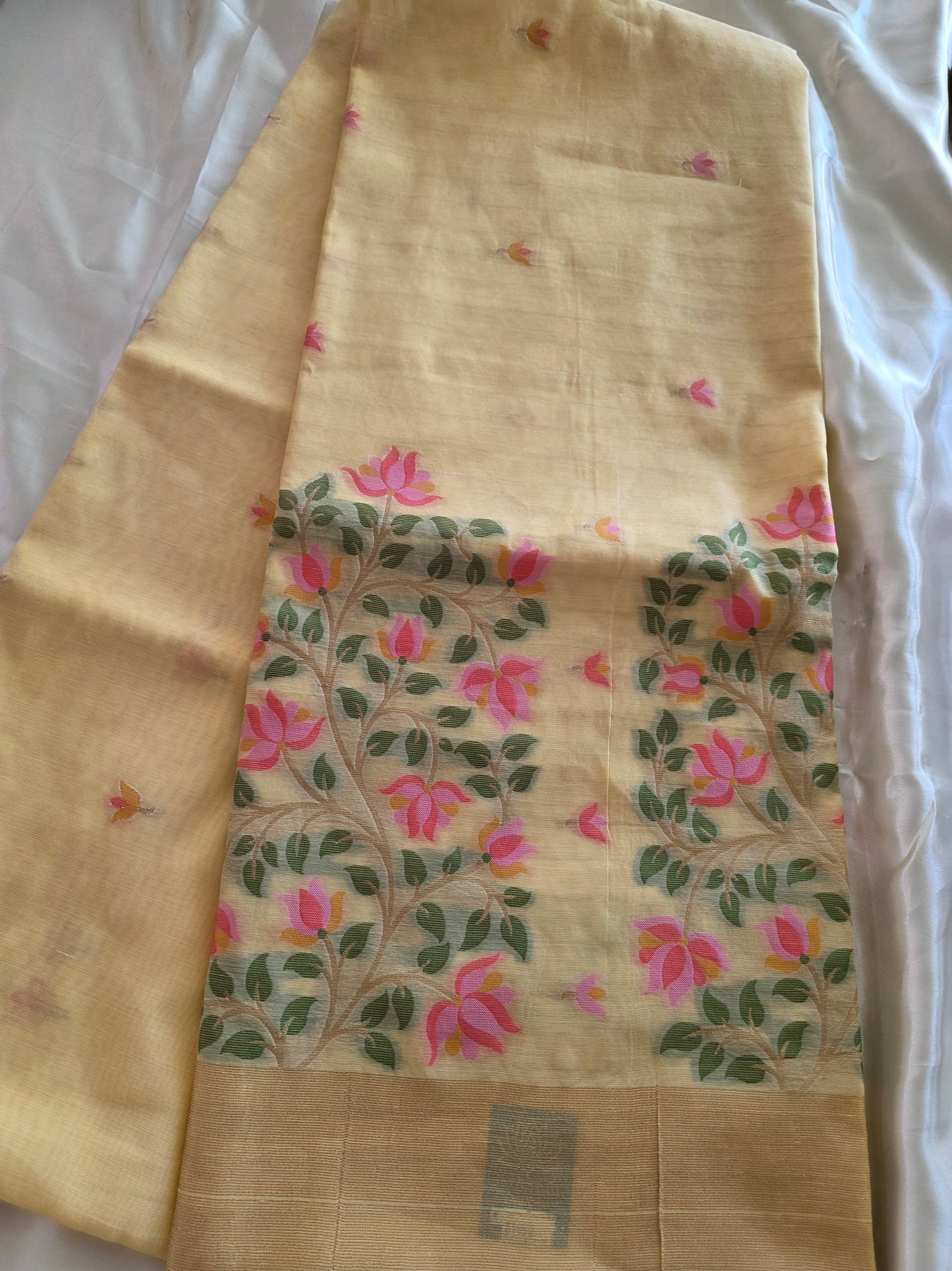 Jamdani saree